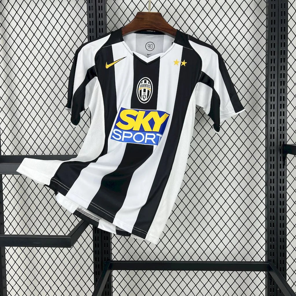 2004-2005 Retro Juventus Home Jersey